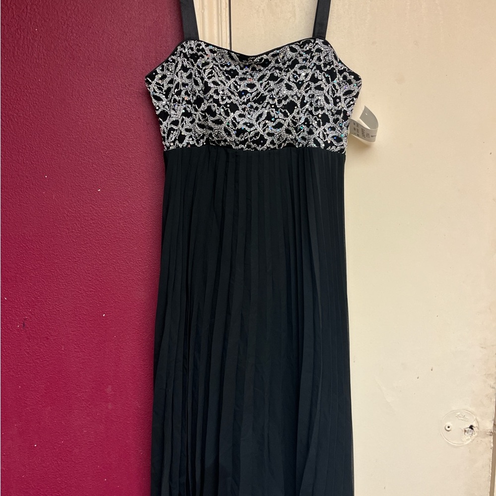 R & M Richards Black and White Lace and Sequin Midi Dress